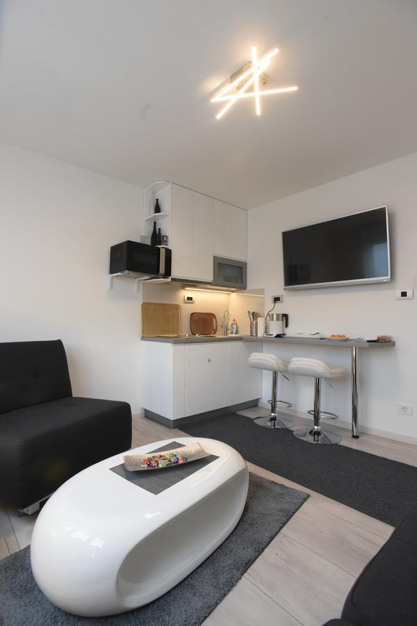 Apartment Wave -Luxury Massage Chair-Infrared Sauna, Parking With Video Surveillance, Entry With Pin 0 - 24H, Free Cancellation 24 Hours Before Check In Slavonski Brod Exterior foto